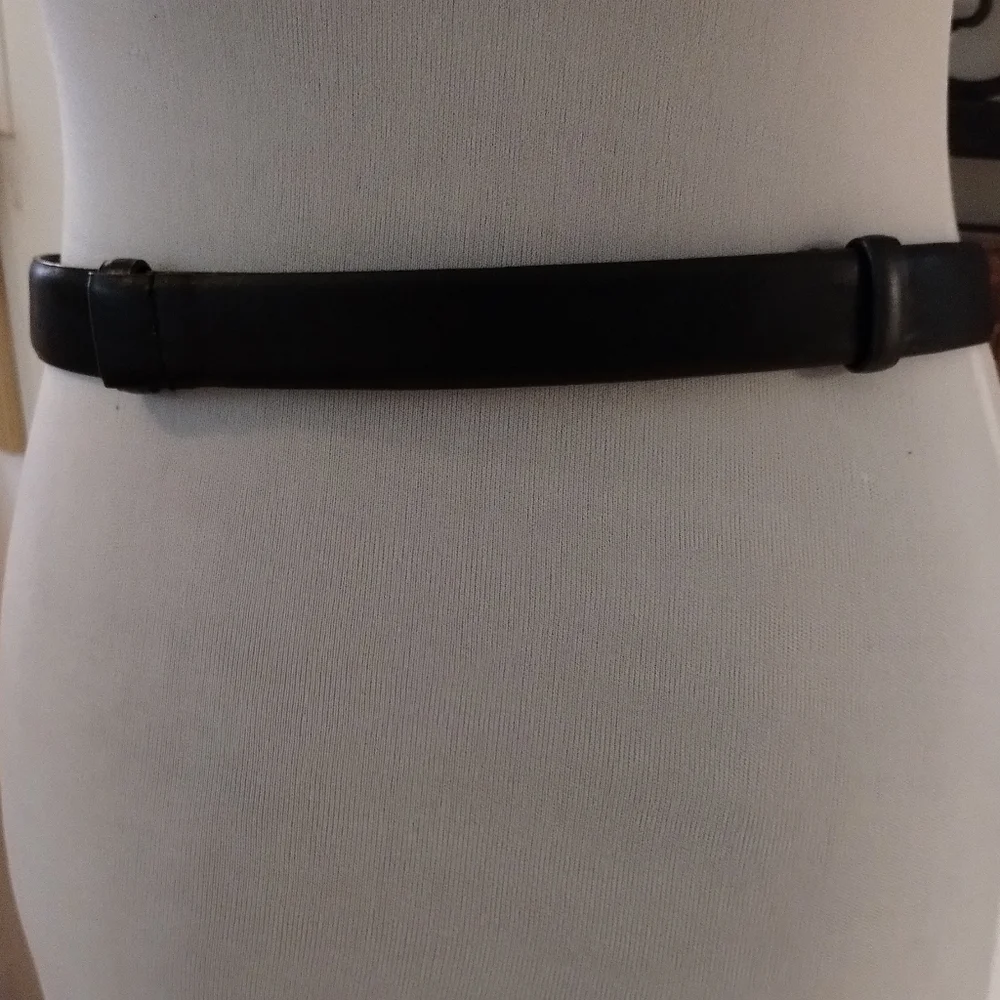 Chico's Adjustable Black Split Leather Belt with Silver Circle Buckle S/M